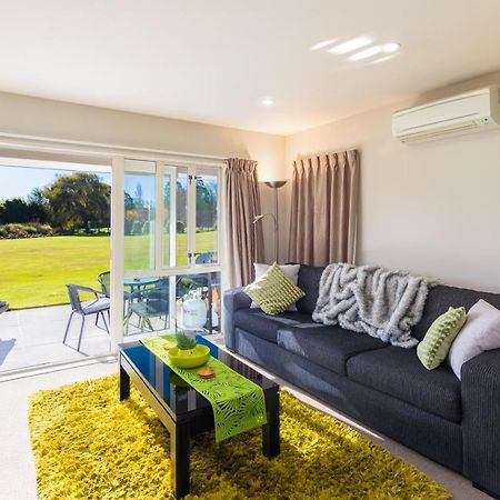 The Meadows Villa Christchurch Kültér fotó